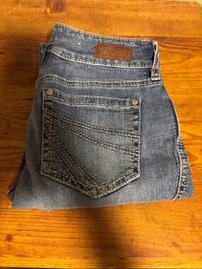 Boot cut Shyanne. 27w/32L